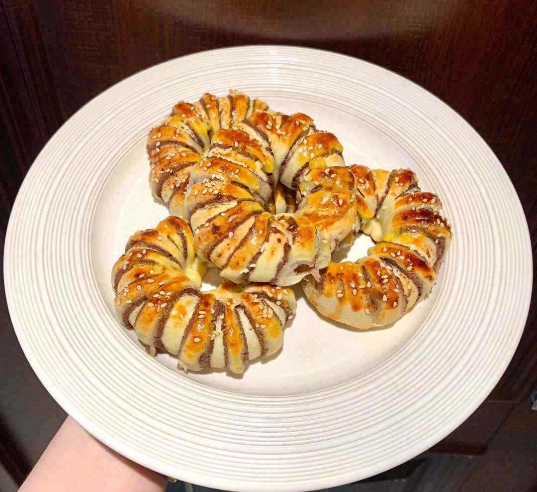 童年的味道经久不衰的豆沙面包圈，口感柔软 配图3