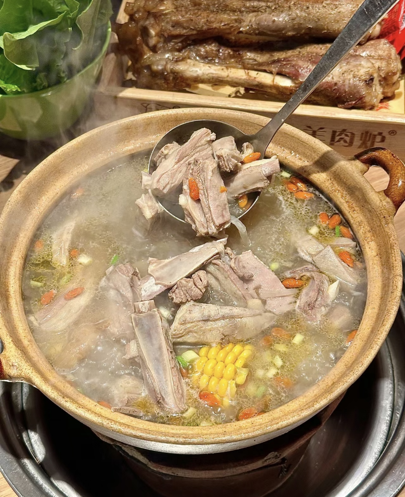 羊肉驴火锅，双重美味。鲜嫩羊肉与香韧驴肉 配图1