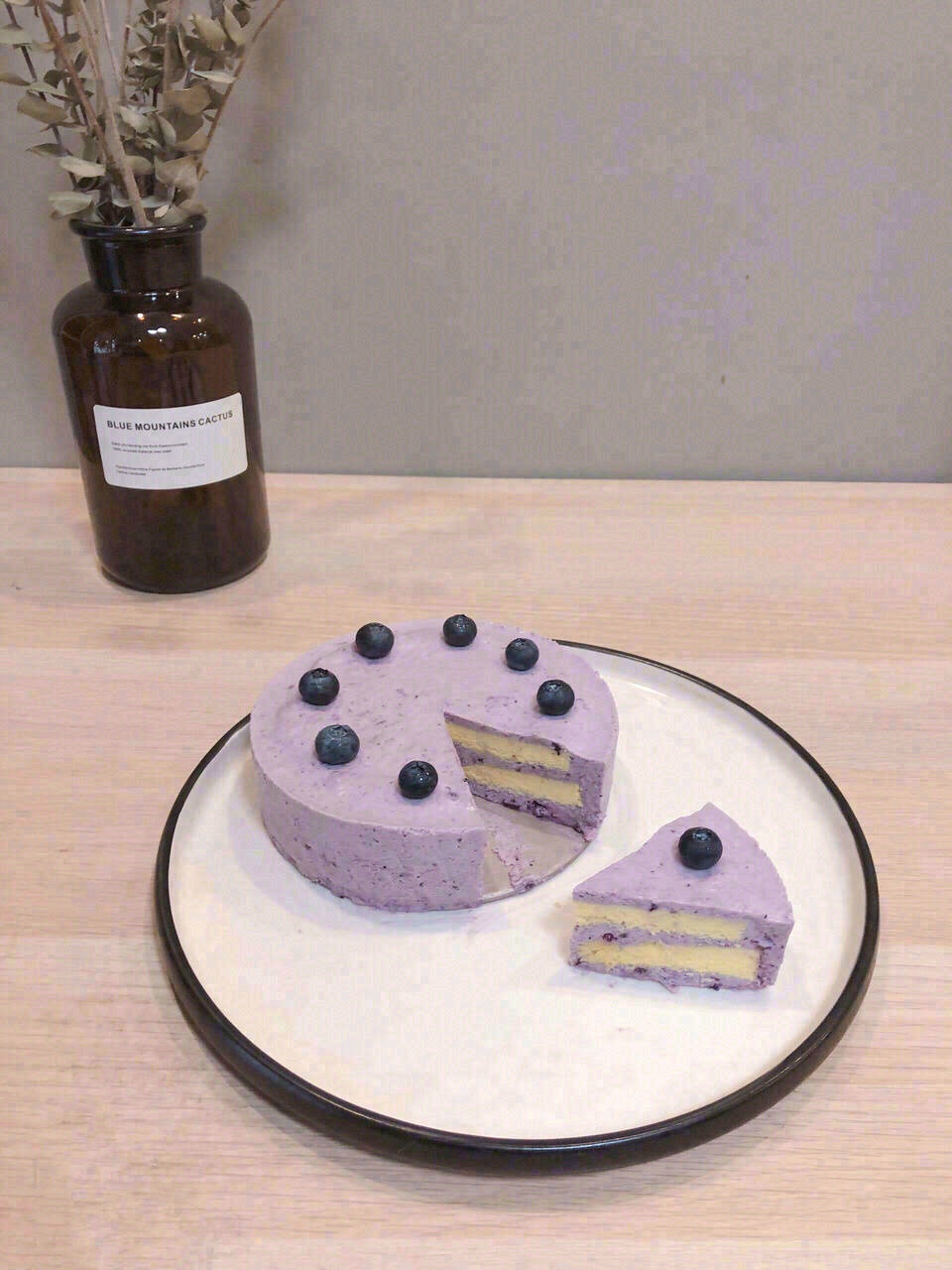 🍮蓝莓酸奶慕斯蛋糕 🍦冰淇淋的口感淡淡的 配图1