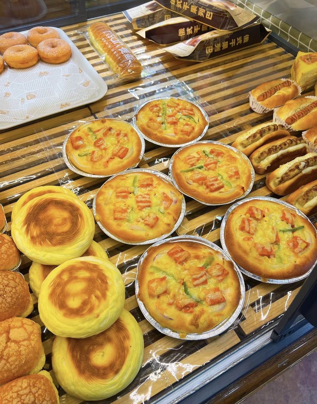 你是蛋糕上的草莓是城市里盛开的花是美丽的 配图3