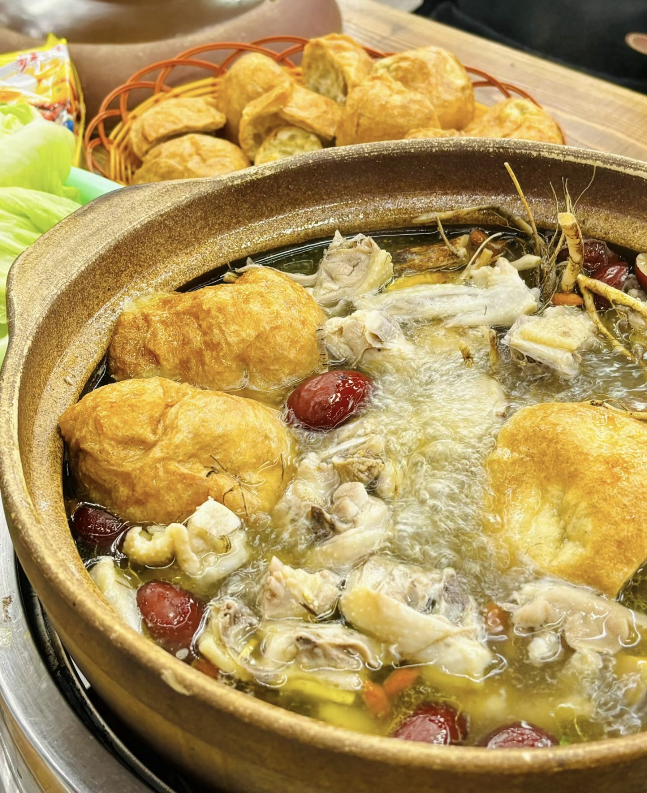 五指毛桃鸡火锅，独特风味等你来尝！鲜嫩鸡 配图2