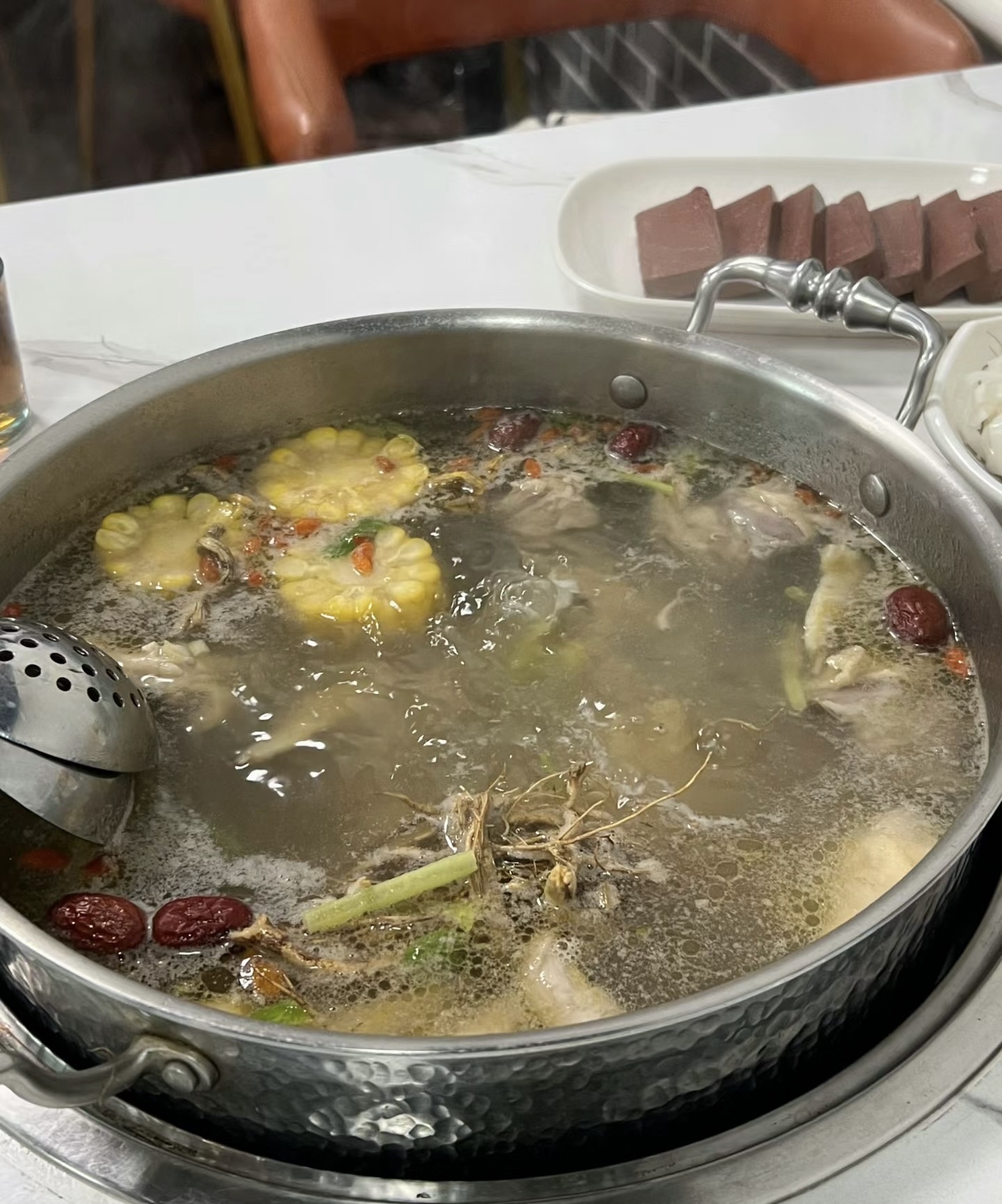 现杀的土鸡，没涮肉前喝一碗，汤很清甜，药 配图2