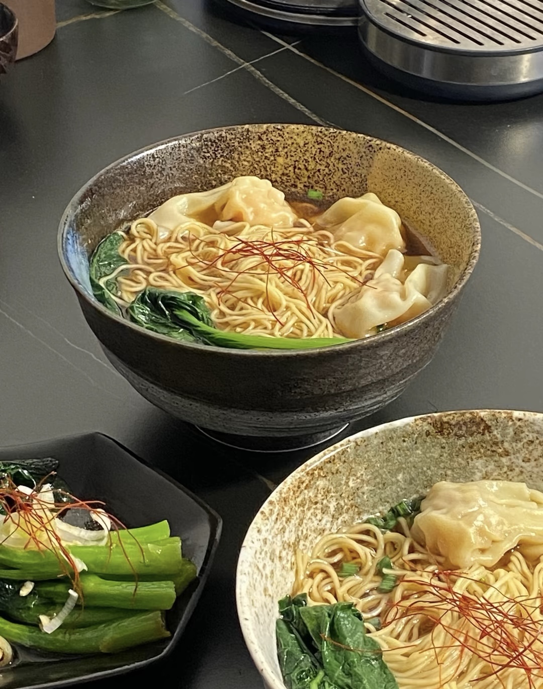 云吞面一般在早餐时食用，营养丰富，是老少 配图2