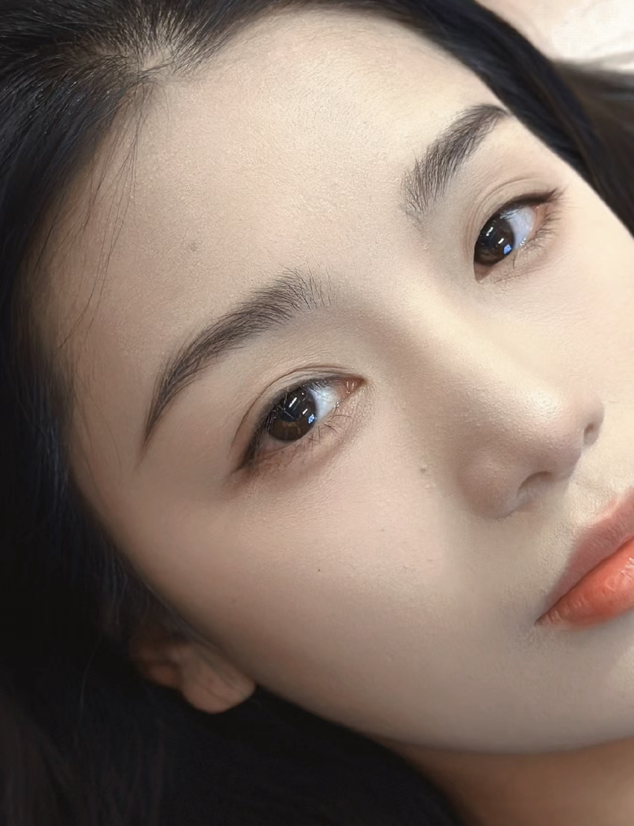 纹眉，精心雕琢的美丽。一笔一划，塑造出自 配图2