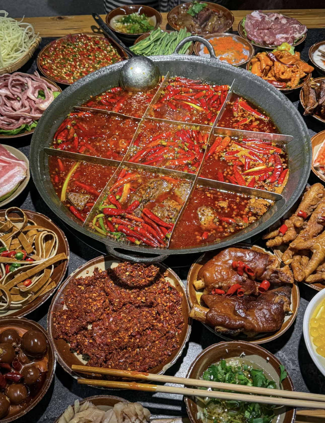 🌶️🍲麻辣鲜香的锅底，让你的味蕾瞬间沸腾 配图3