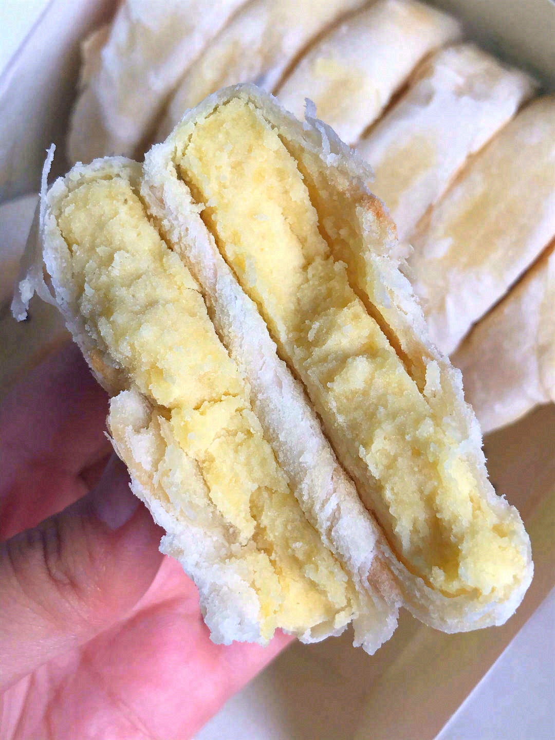🟢正宗绿豆饼，饼皮层层清晰、薄而酥脆 一 配图1