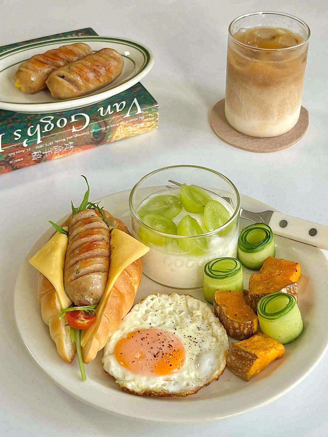 🌭柔软的面包胚，夹上水灵灵的🥬生菜叶和番 配图1