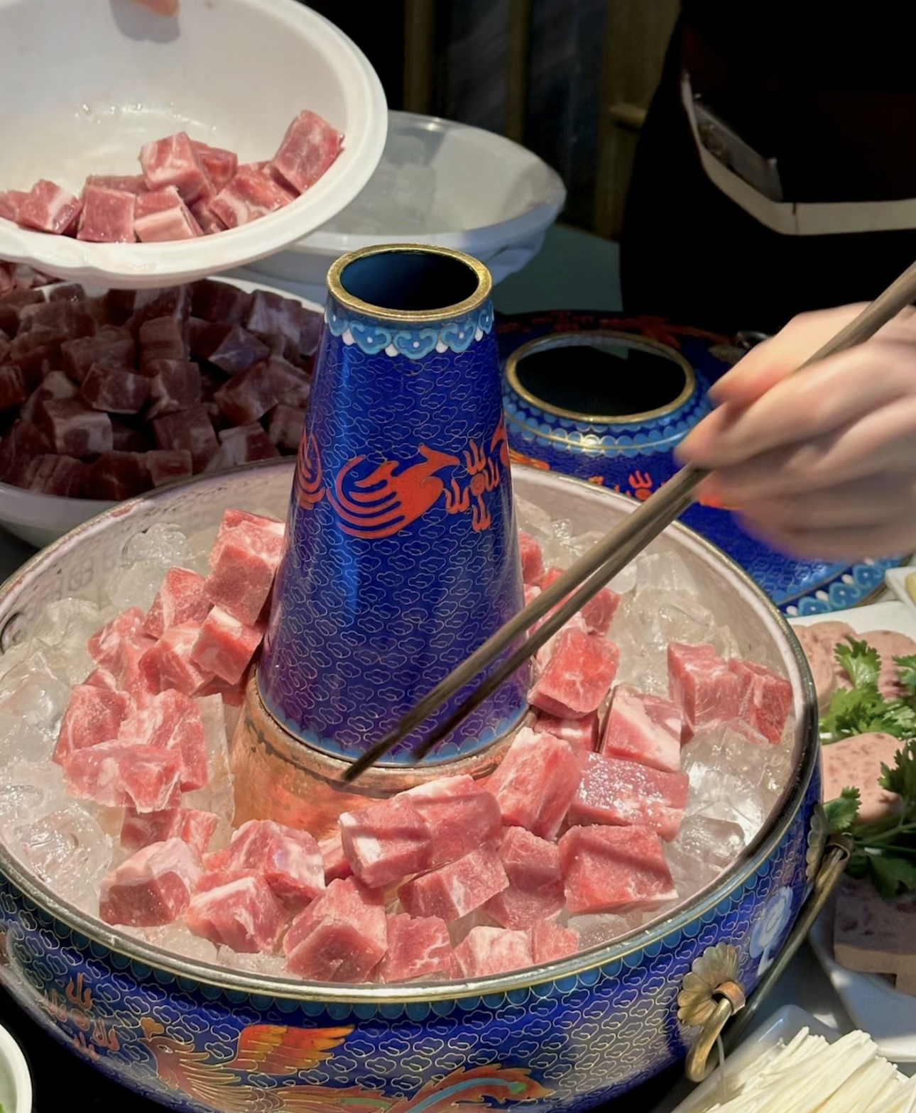 冰煮羊火锅，新奇体验！冰块锁住羊肉鲜嫩， 配图3