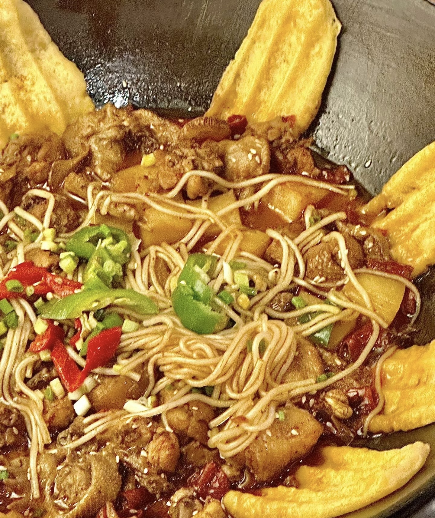 锅鸡真的好好吃啊～新鲜的鸡肉配上玉米饼真 配图3
