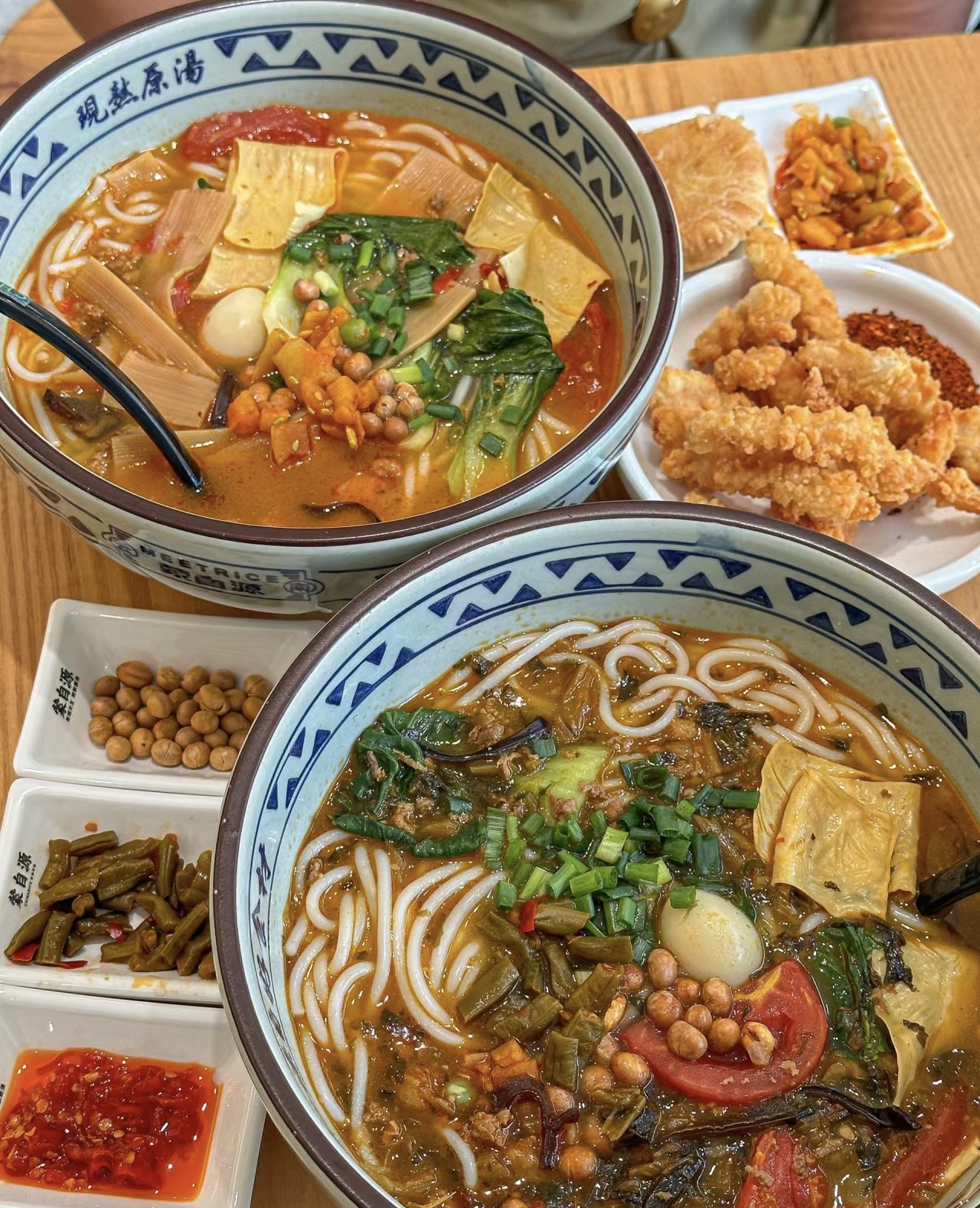 昆明小锅米线云南的酸腌菜＋ 肉沫！汤底都 配图3