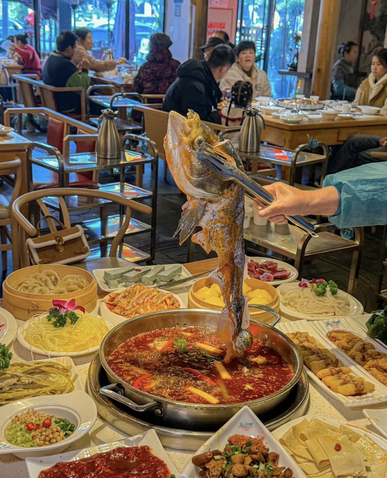可以喝到鲜美的鱼汤～吃到酥酥脆脆的椒盐鱼 配图1