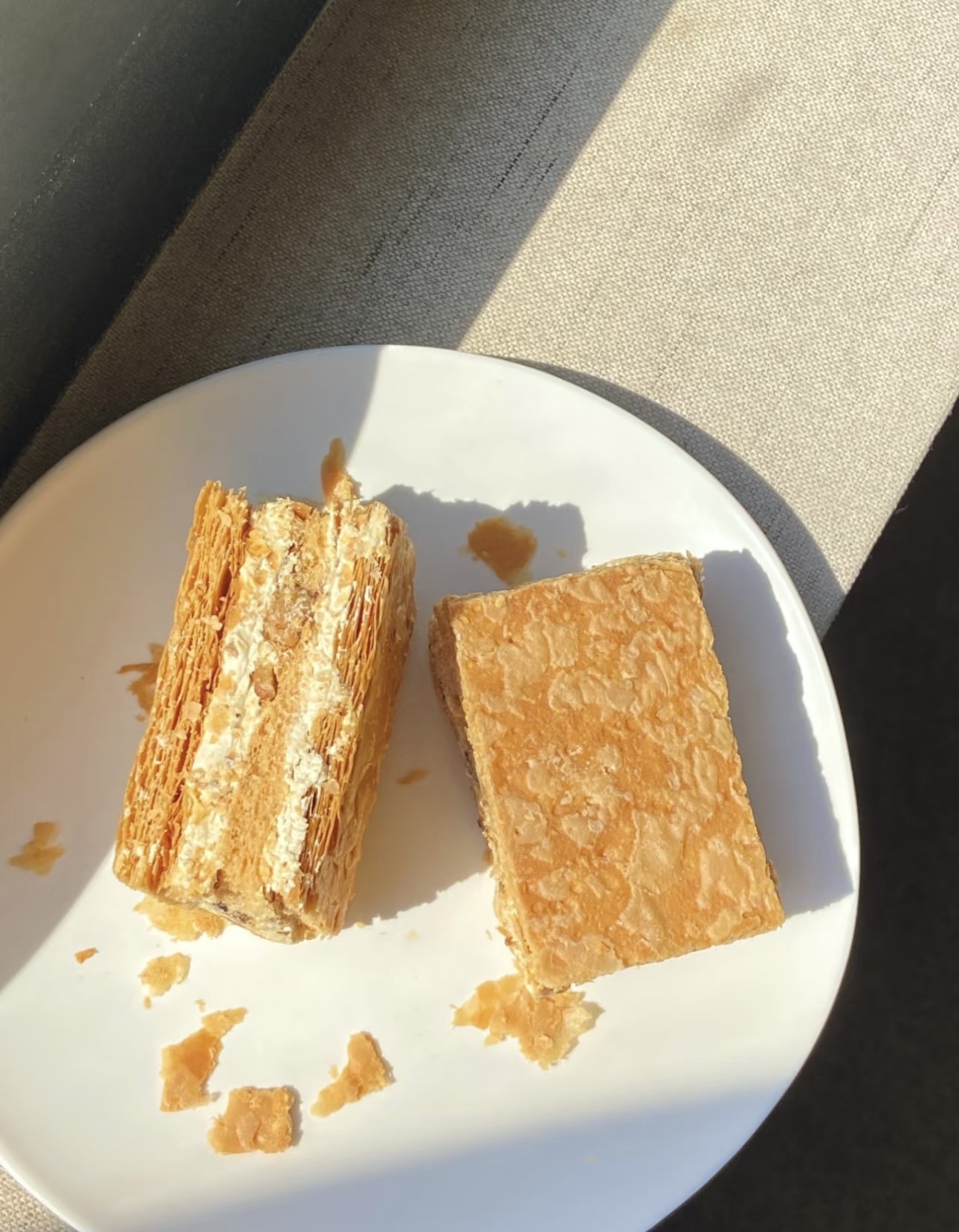 🌿 核桃拿破仑的制作工艺要求极高，从饼皮 配图2