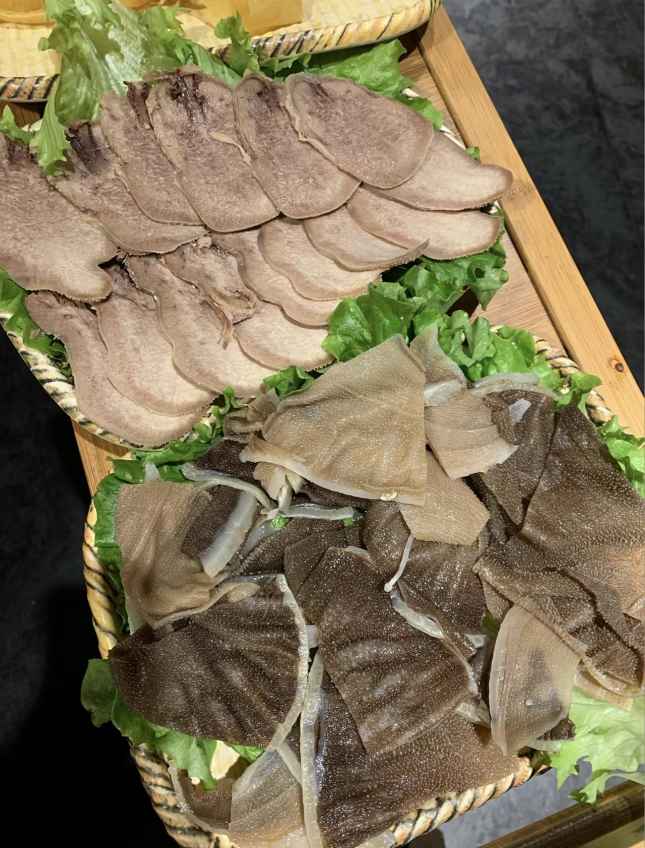 牛骨熬出来的汤汤底清澈却非常香，煮菜涮肉 配图2
