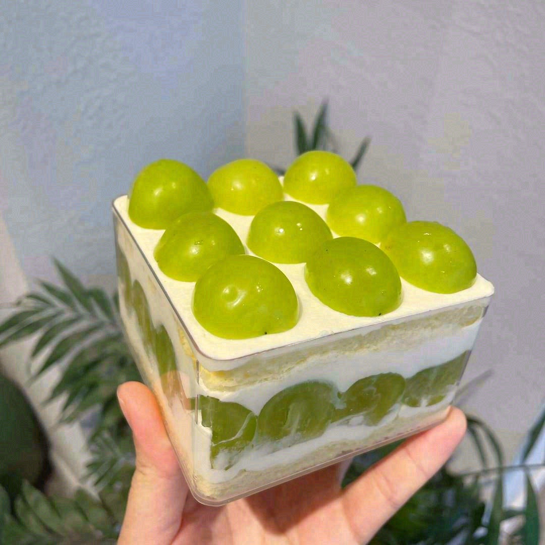💚今天的心情是绿色给的，来一块青提蛋糕所 配图1