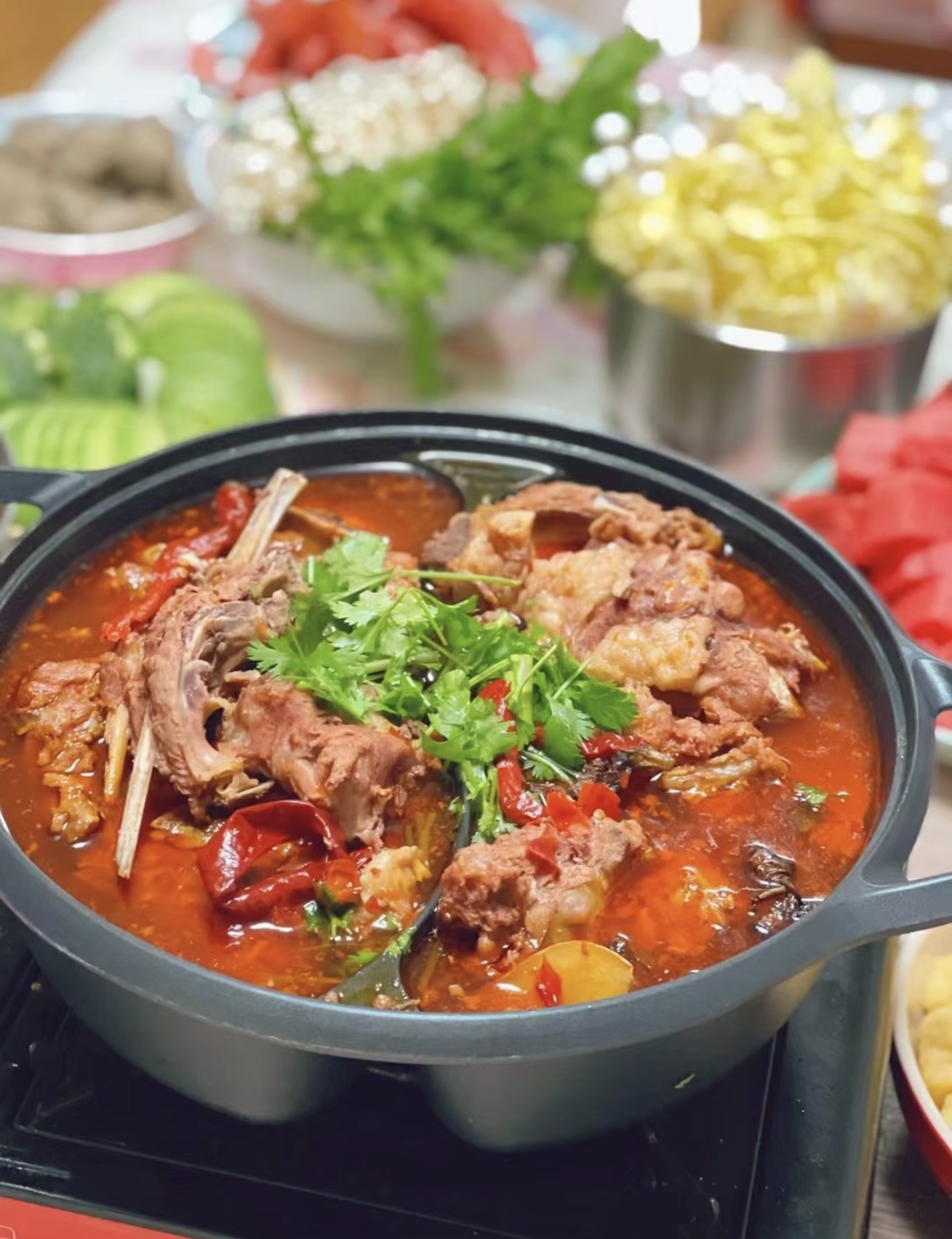 美味排骨火锅，精选上等排骨，慢炖出浓郁香 配图2
