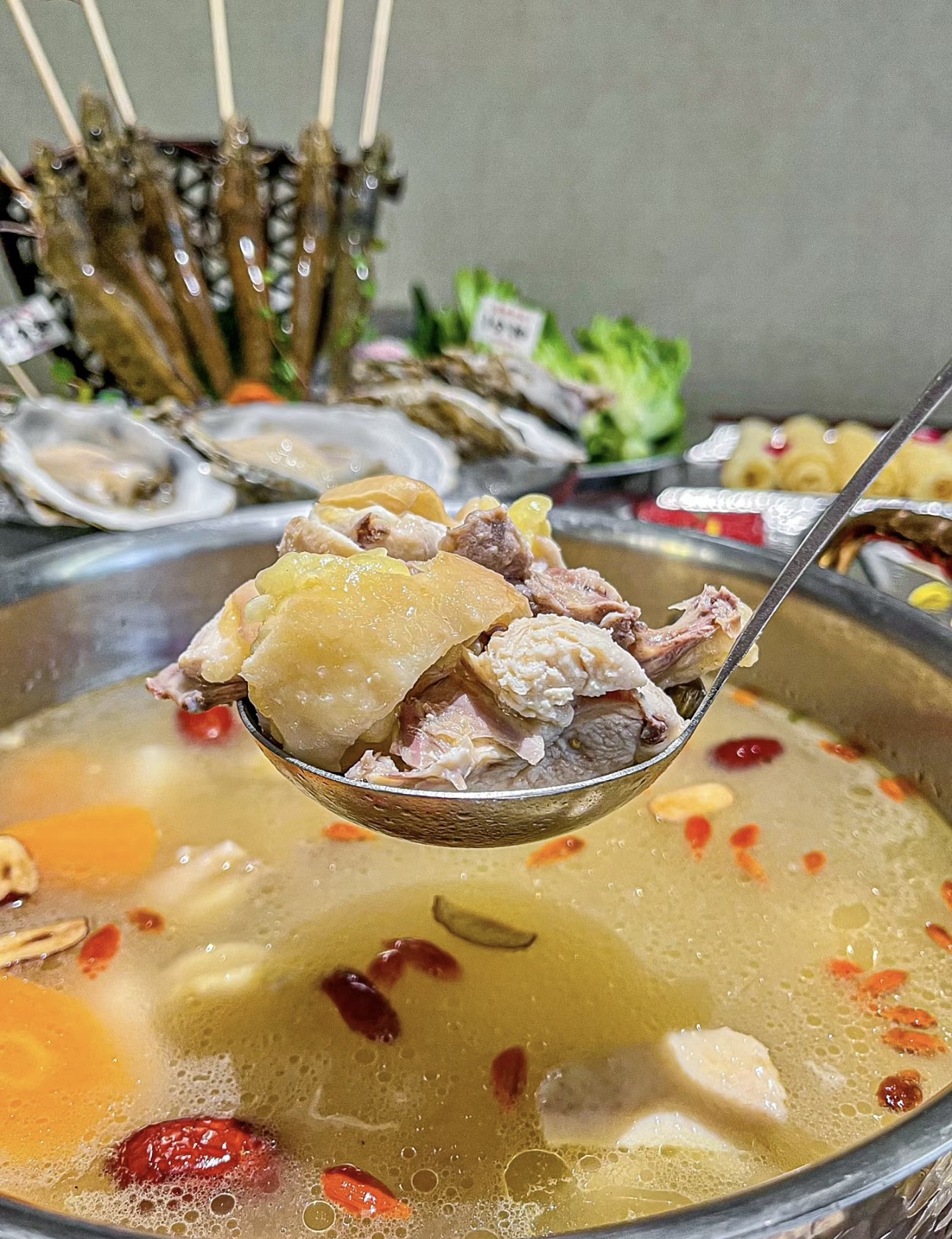 品味灵芝火锅，邂逅养生美味。灵芝的珍稀精 配图2