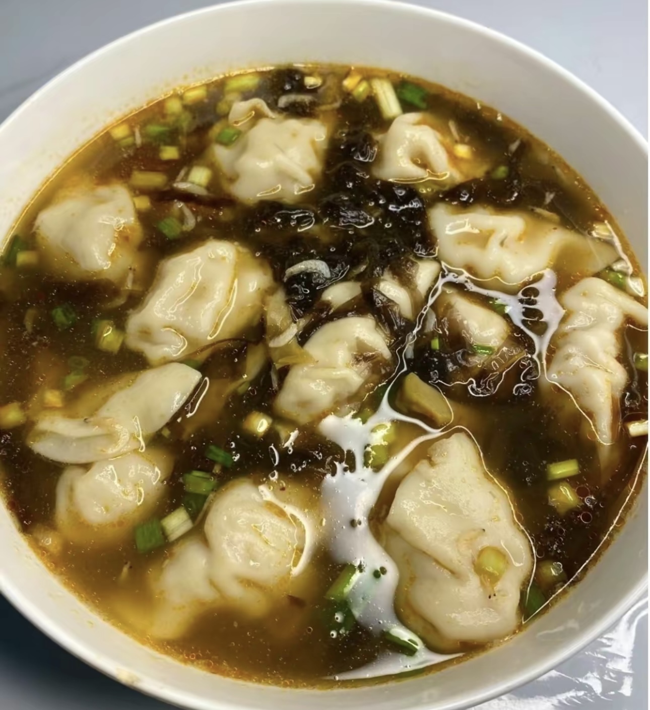 饺子就酒，越喝越有。饺子就蒜，生活灿烂。 配图1