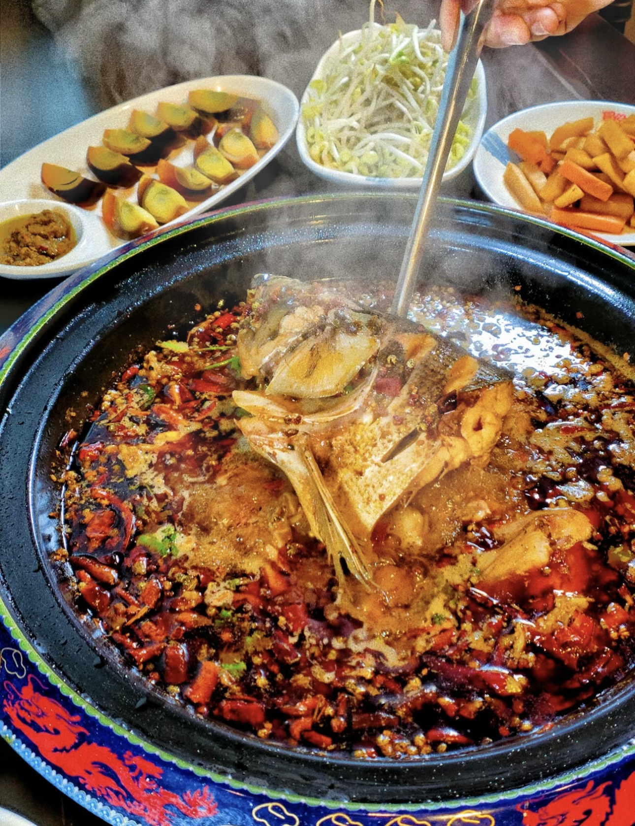 😋鱼头火锅，舌尖上的极致诱惑！🤩 🐟 新 配图1