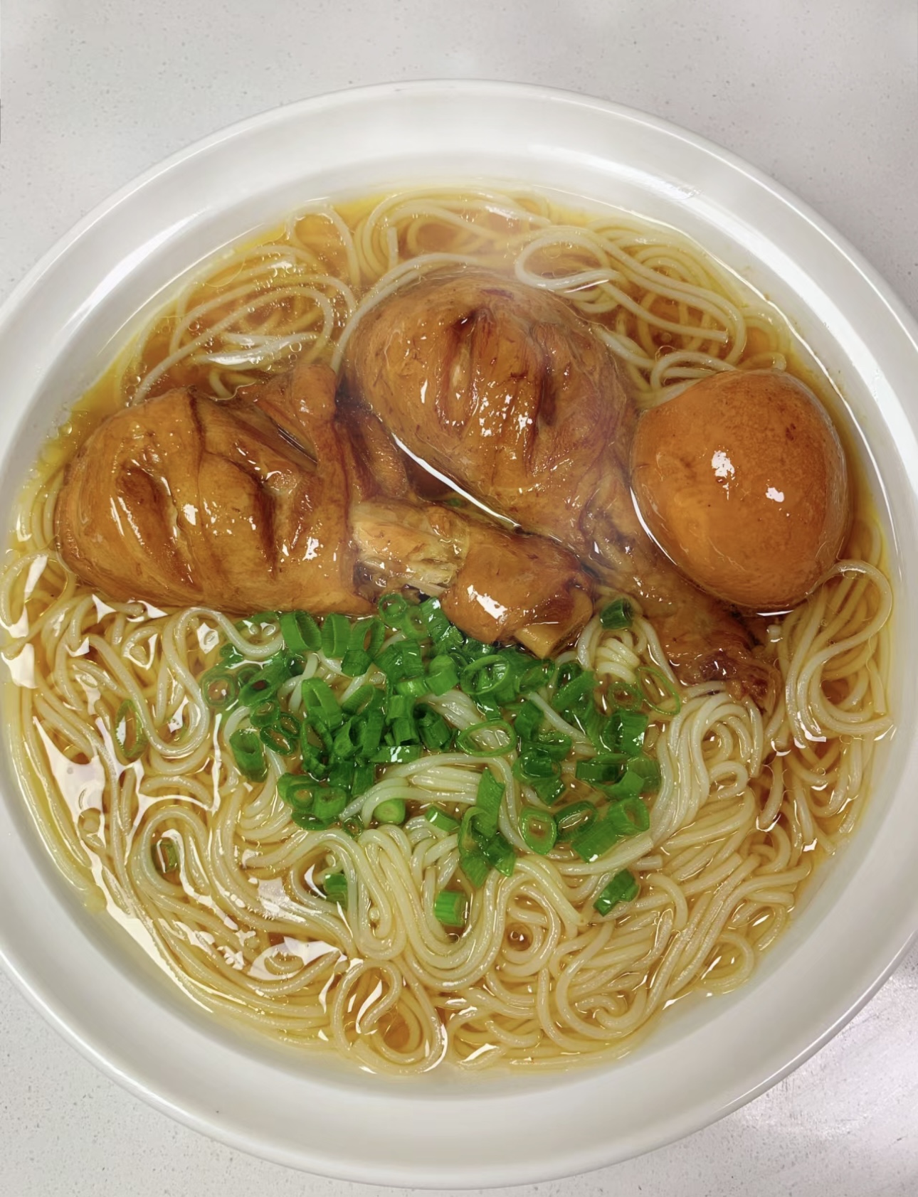 🍜卤香四溢的鸡腿，搭配爽滑劲道的面条，浸 配图1