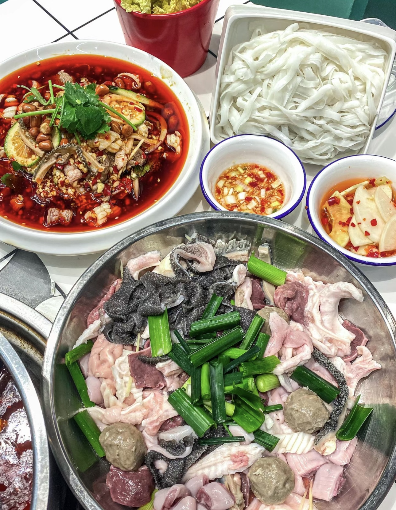 牛杂火锅等你来战！那令人垂涎的牛杂，在锅 配图2