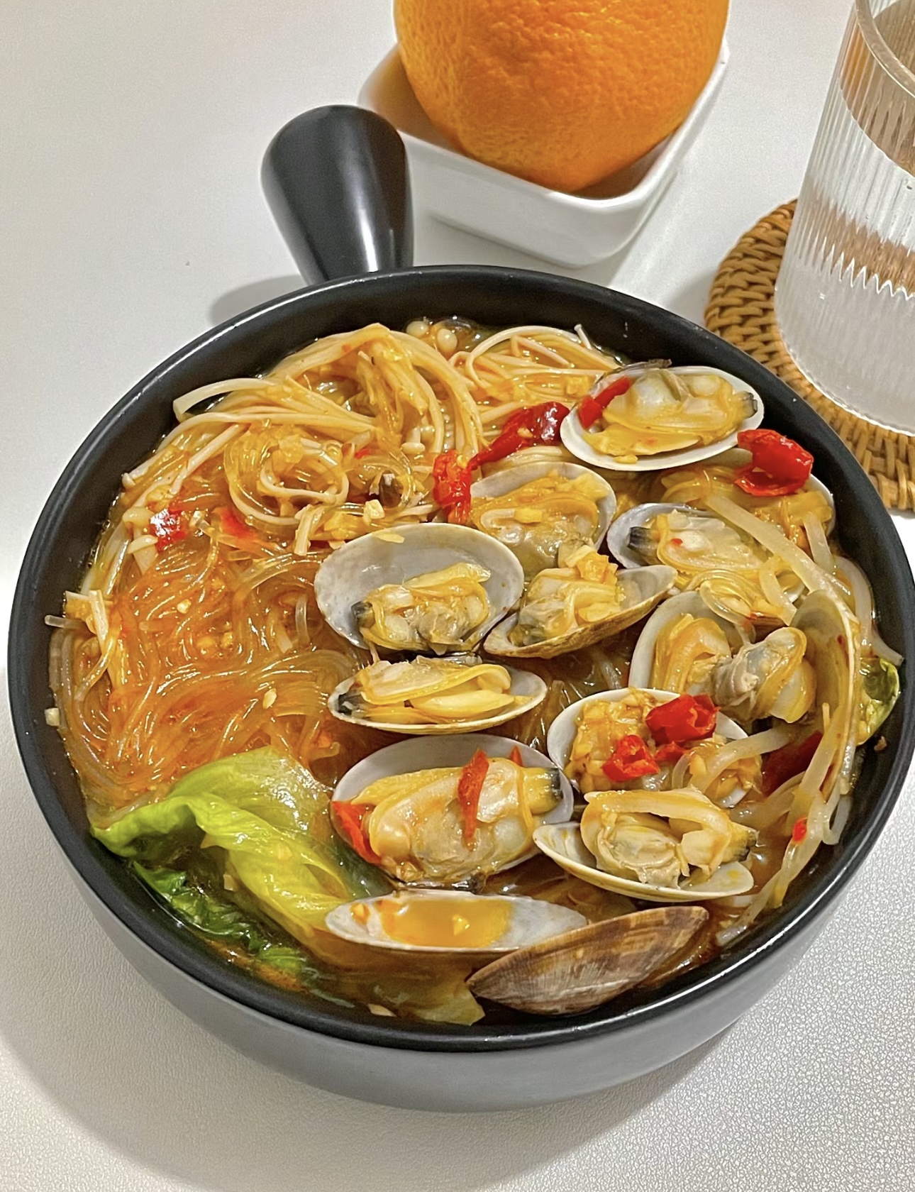 细腻的粉丝，包裹着鲜美的花甲肉，浓郁的汤 配图2