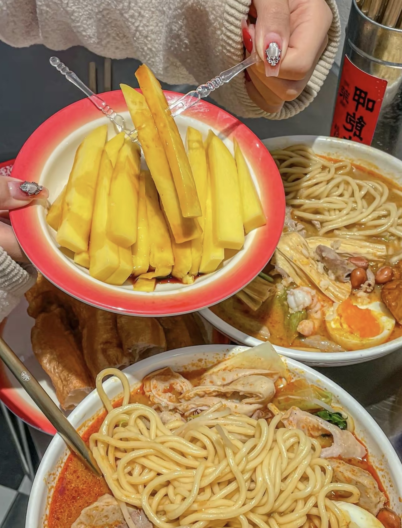 走进闽南，邂逅一碗地道沙茶面，香气扑鼻， 配图3