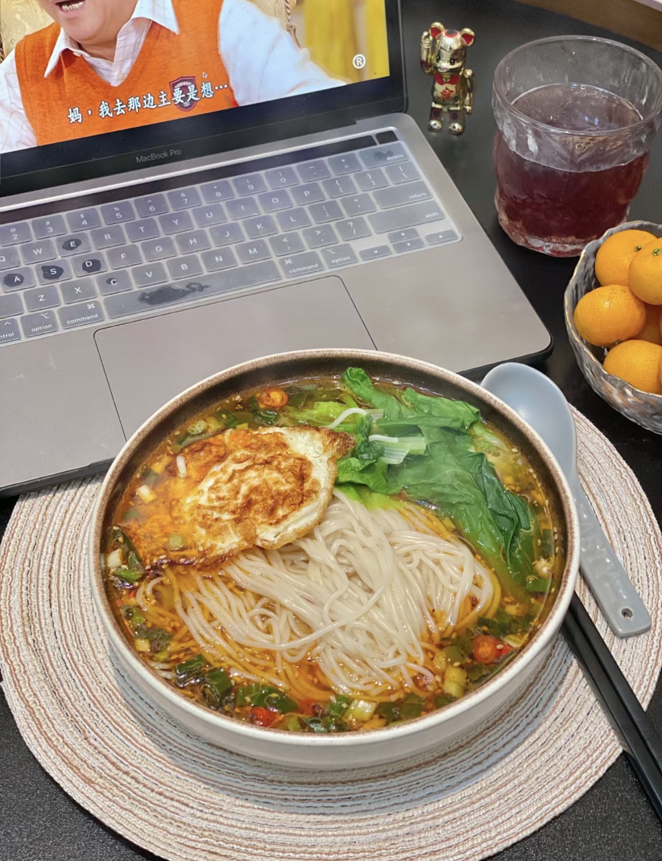葱花酸辣汤面，唤醒味蕾！酸辣汤底刺激食欲 配图1