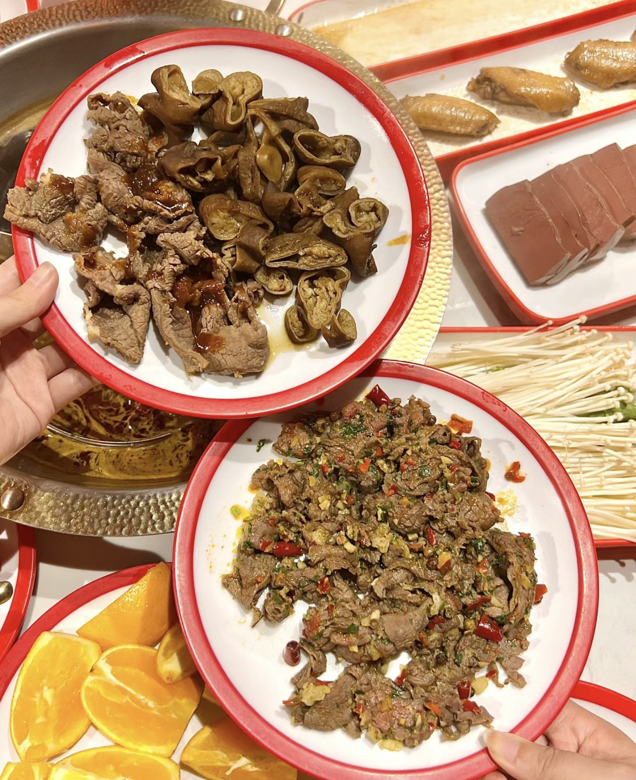 一锅卤水，煮尽世间百味。卤水火锅，以独特 配图2