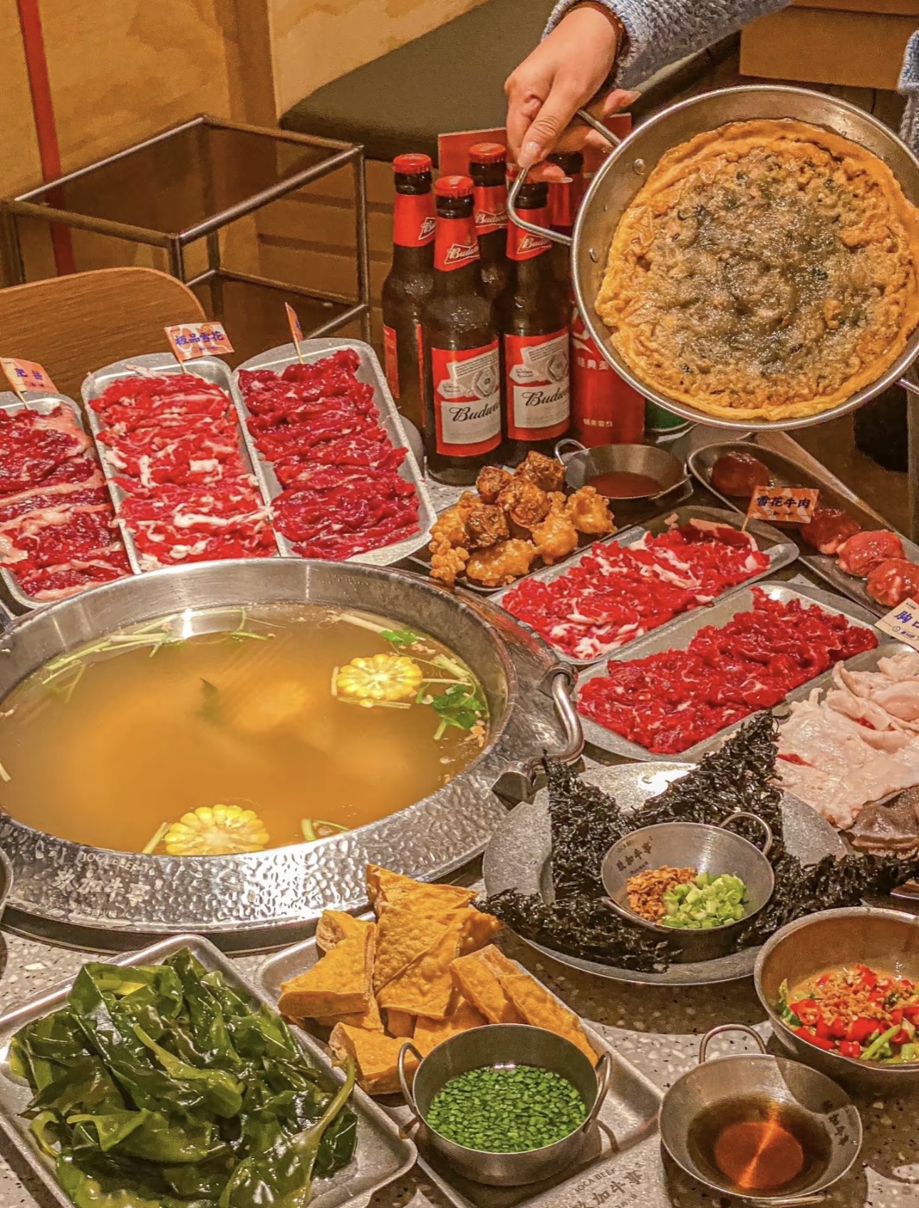 夏天来了，约上朋友三两个到xx火锅绝味锅 配图1