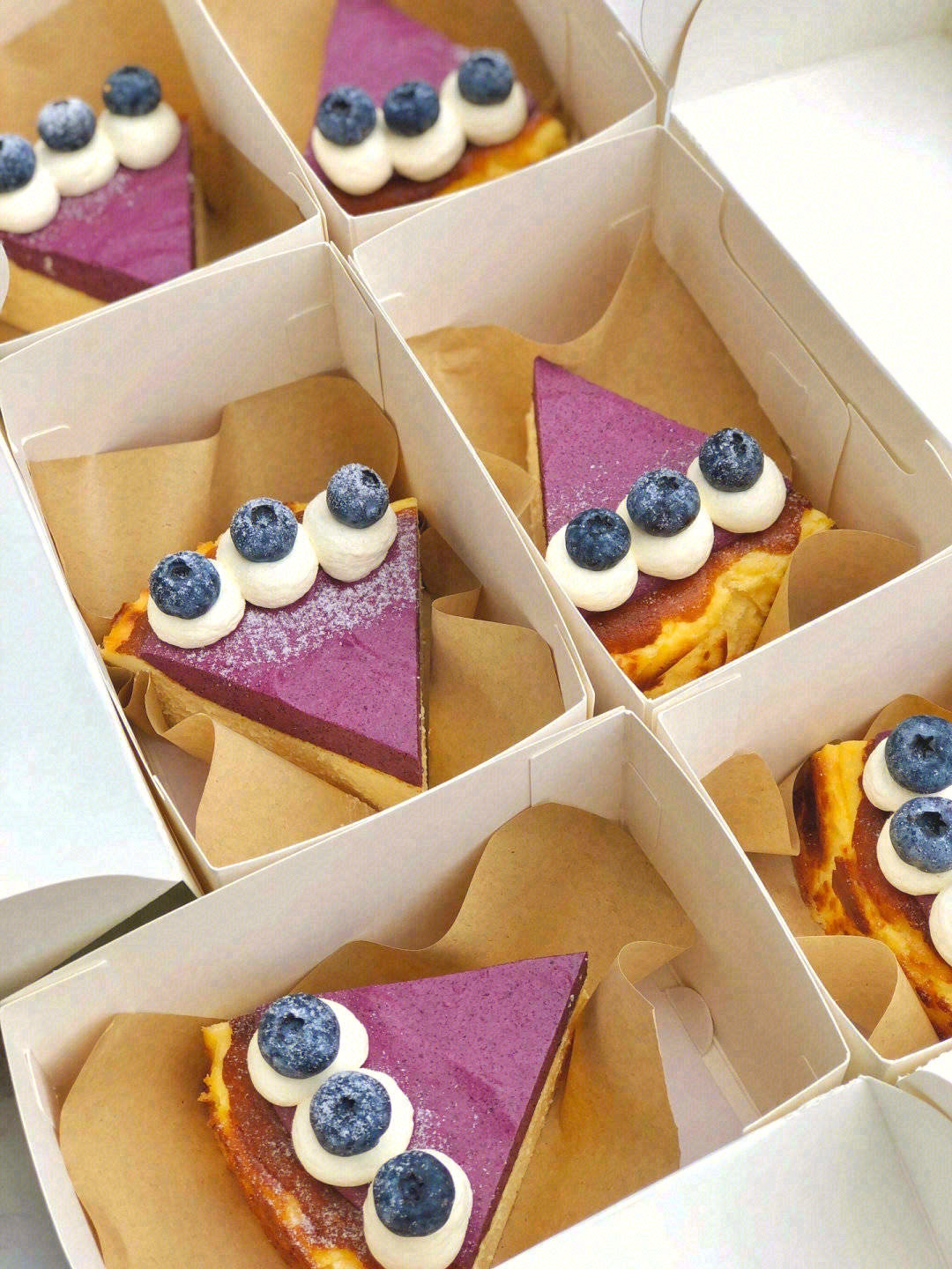 🍰切开一角入口可感受到蓝莓慕斯般丝滑美妙 配图2