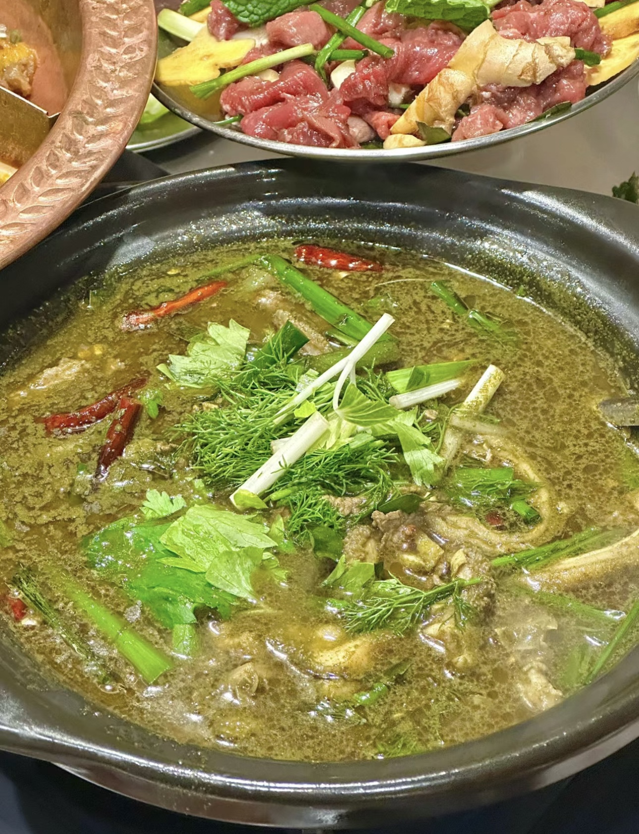 探索独特风味，牛瘪火锅等你来尝！看似奇特 配图1