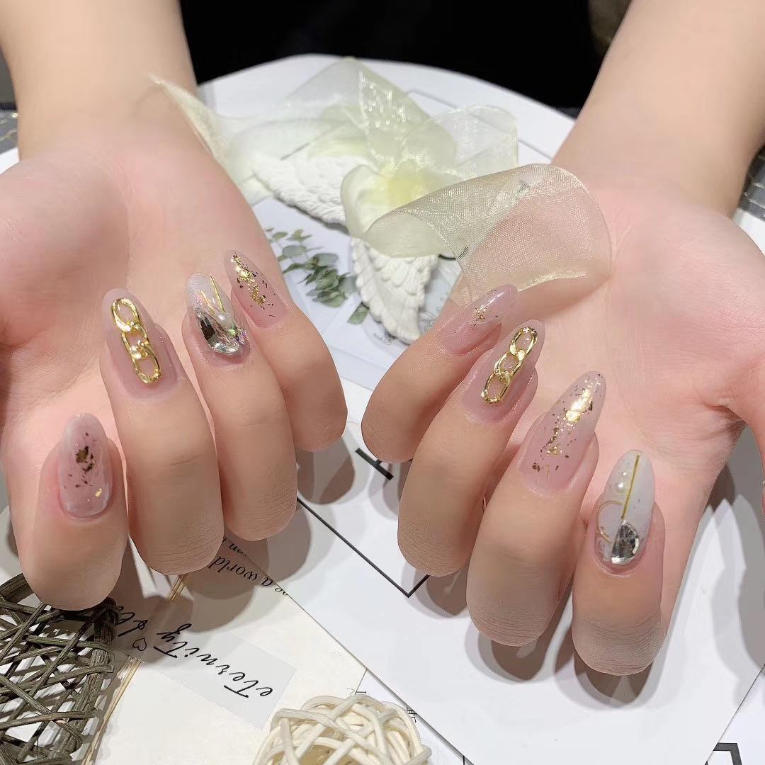#今日份美甲# 流光溢彩的年代 为指尖点 配图3