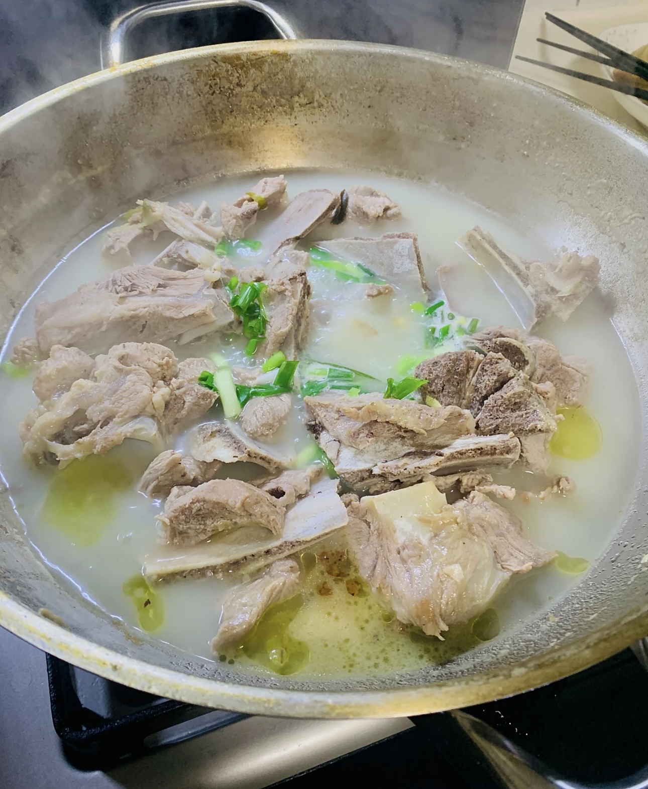 骨头汤火锅，是岁月熬制的美味精华。醇厚的 配图2