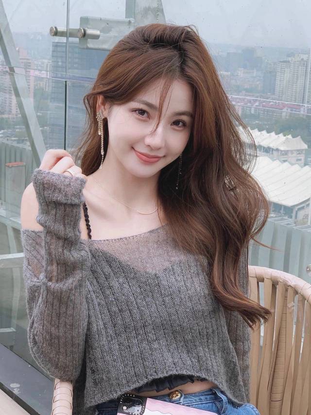 🌈如果觉得染棕色太普通，染太亮的颜色又需 配图2