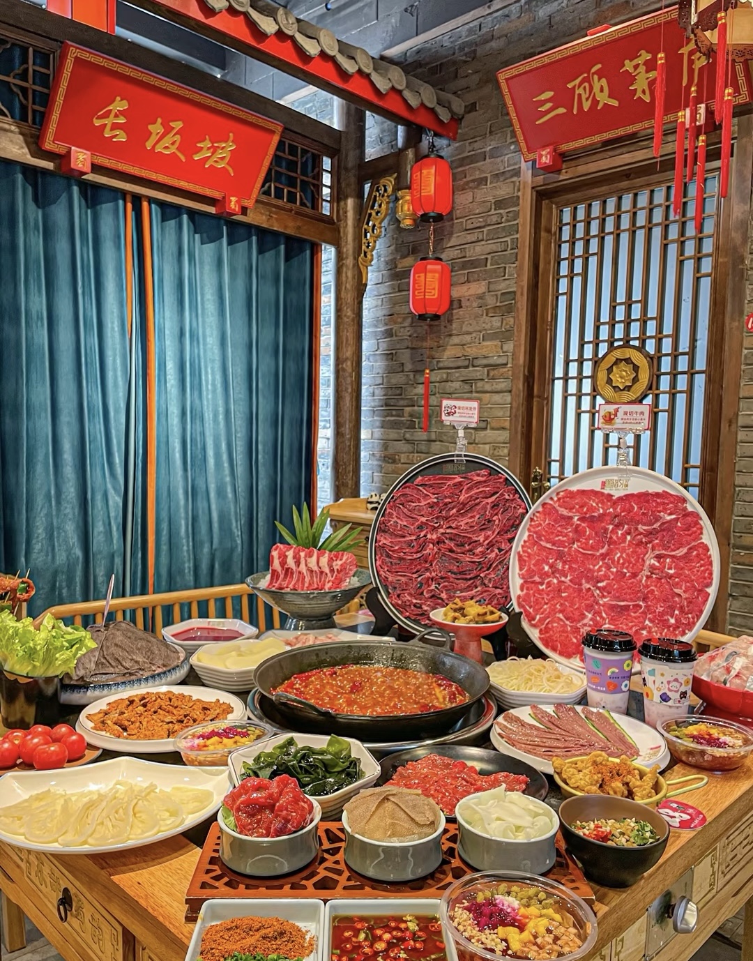 快乐的标配，火锅和姐妹 朋友一生一起走  配图1