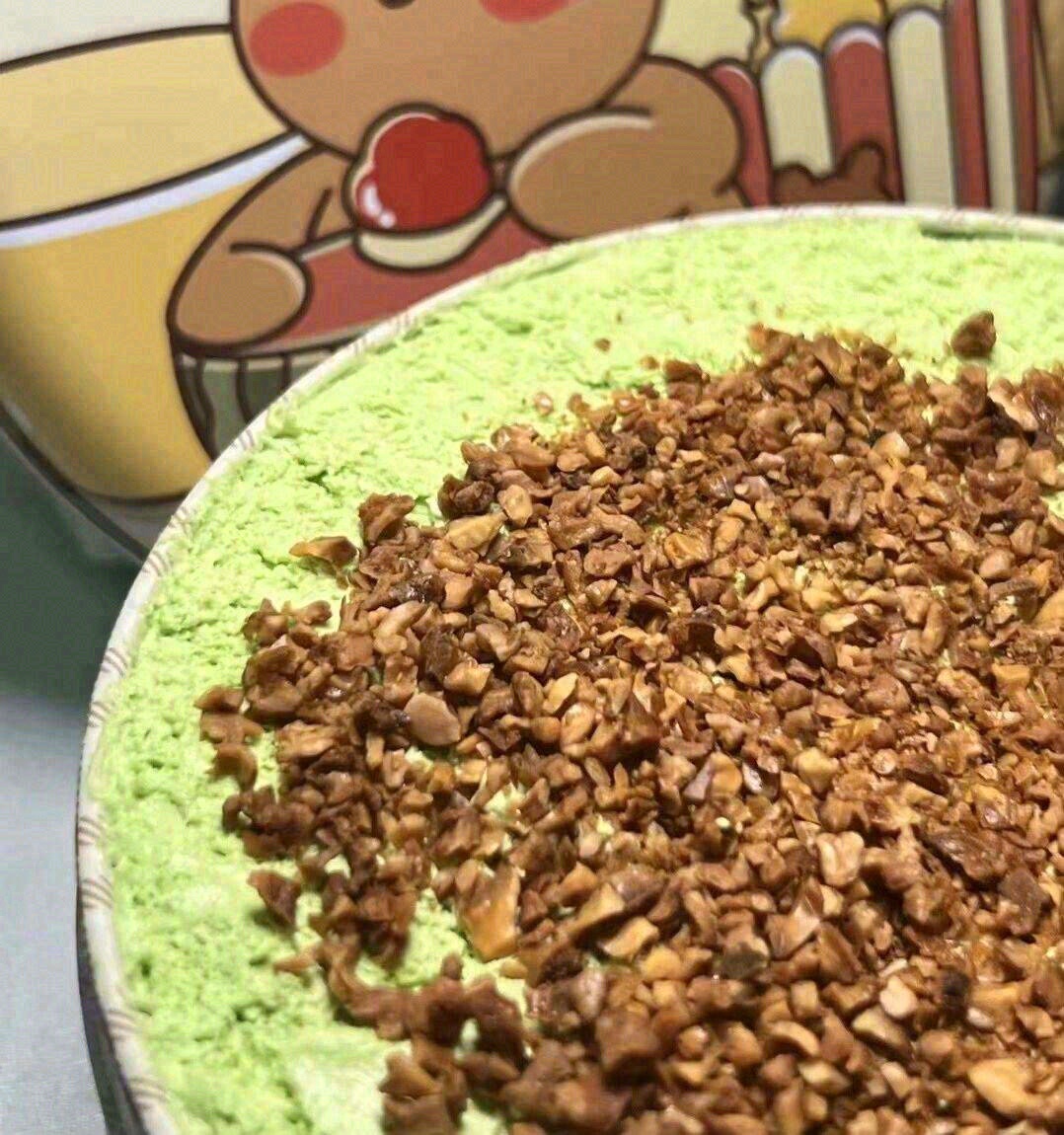 ✨表层撒上零星开心果碎，😋品尝时具有细碎 配图3