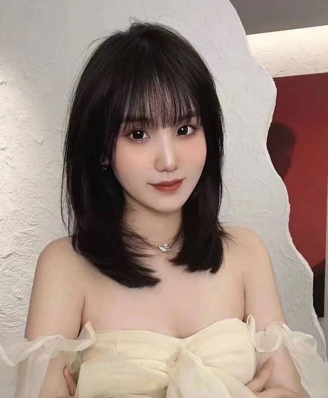 你的美 不是为了取悦任何人 当你站在镜子