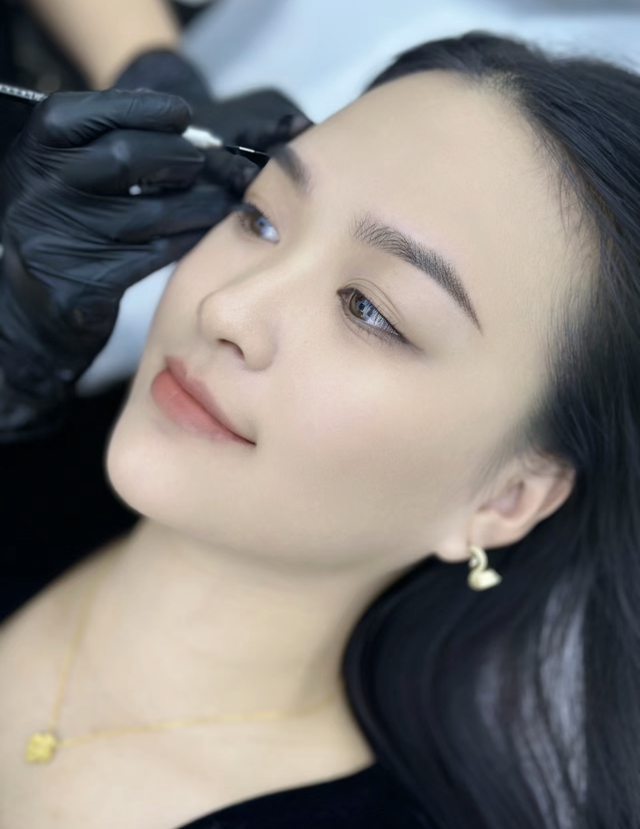 想要时刻拥有完美眉形？纹眉为你实现。细腻 配图3