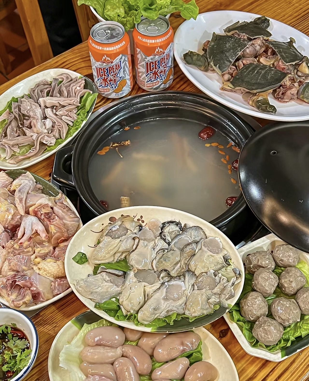 生蚝鸡肉火锅都是新鲜食材，生蚝鸡汤鲜到掉 配图2