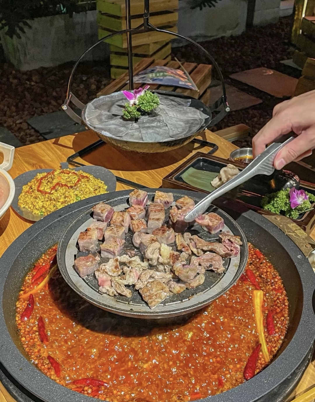 遇到不开心的事，没什么是火锅解决不了的， 配图3