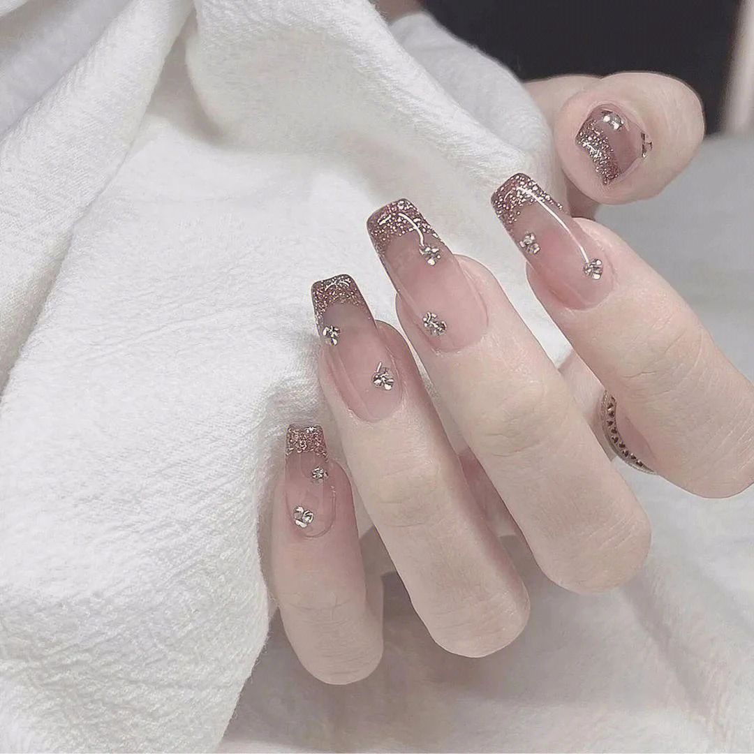 让我看看👀是哪个小仙女 还没有选好美甲款 配图2