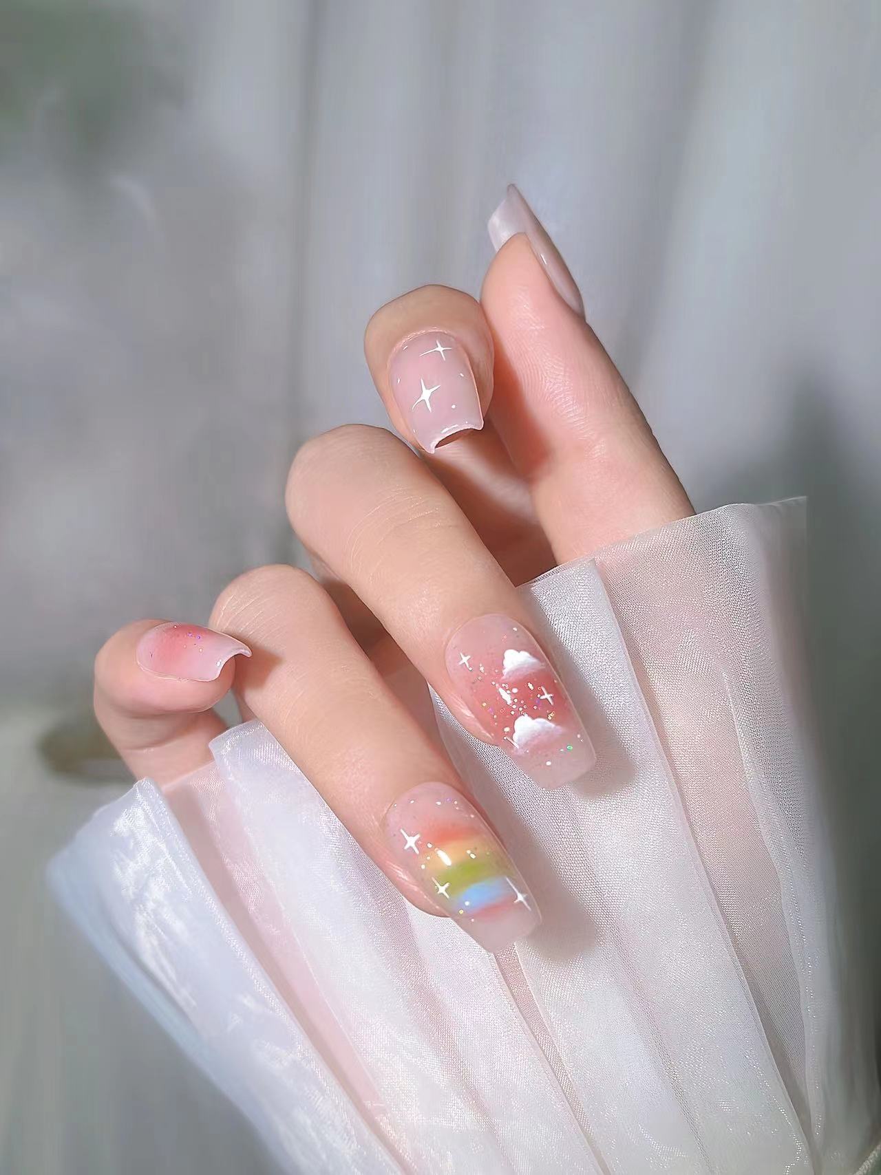 天天的彩虹云朵晕染美甲💅🏻来啦 #店铺名 配图1