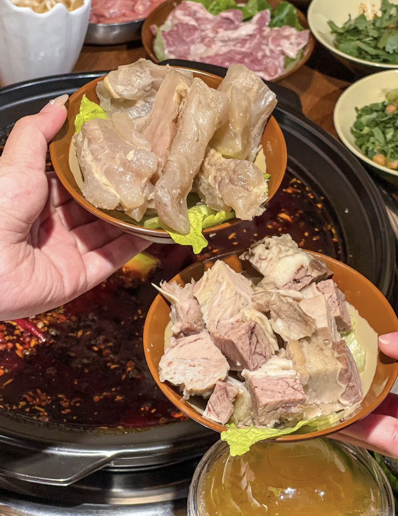 牛杂火锅，满满一锅牛杂炖煮得软烂入味，热 配图2