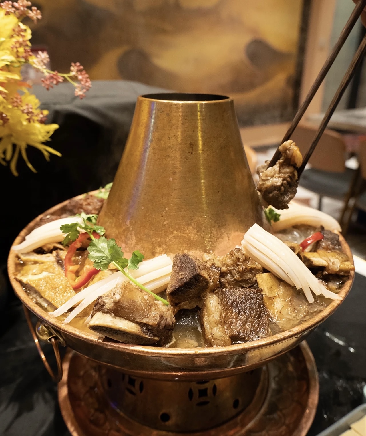 别以为土火锅就很“土”，它可是美食界的“ 配图3