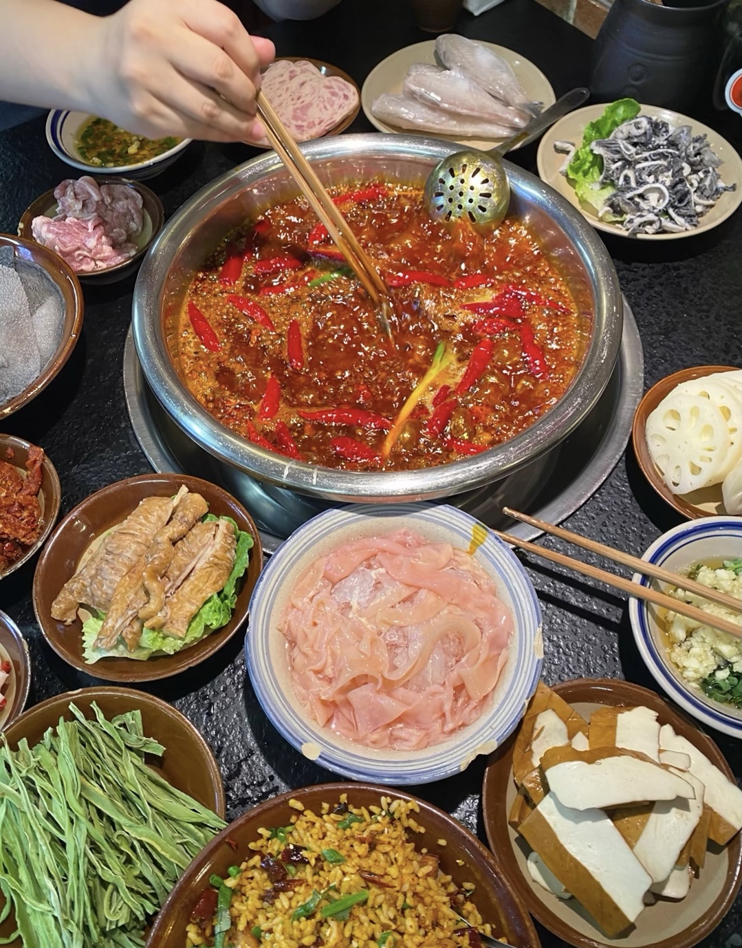 火锅越吃越香，生活越过越棒，最美不过人间 配图2