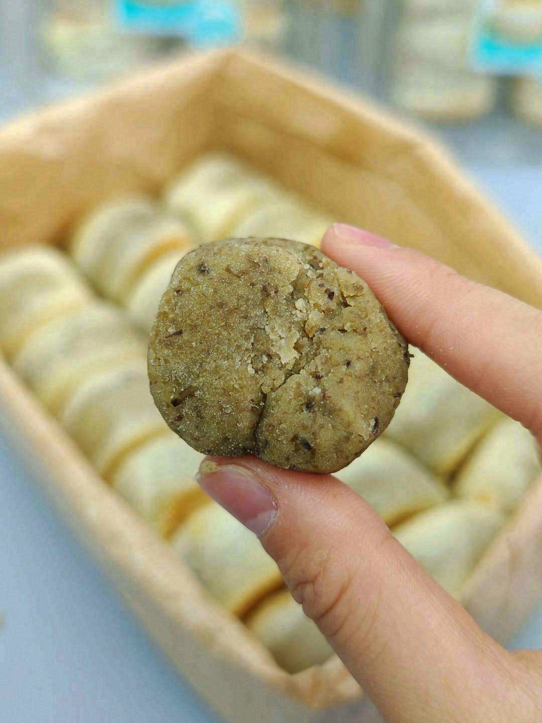 💁‍♀️这款特色绿豆饼以其独特的制作工艺 配图1