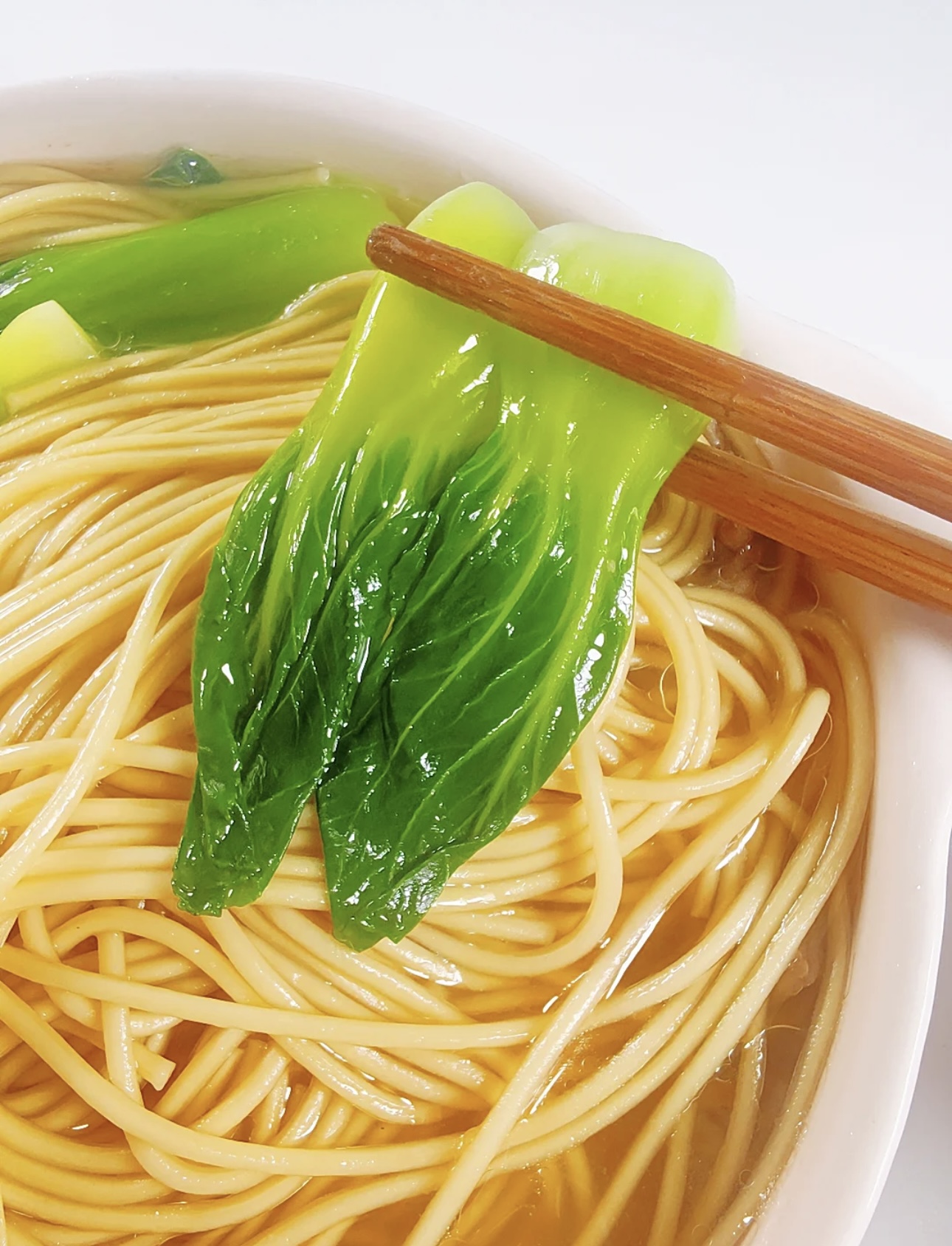 炝锅肉丝面，香气四溢！鲜嫩肉丝在锅中爆香 配图3