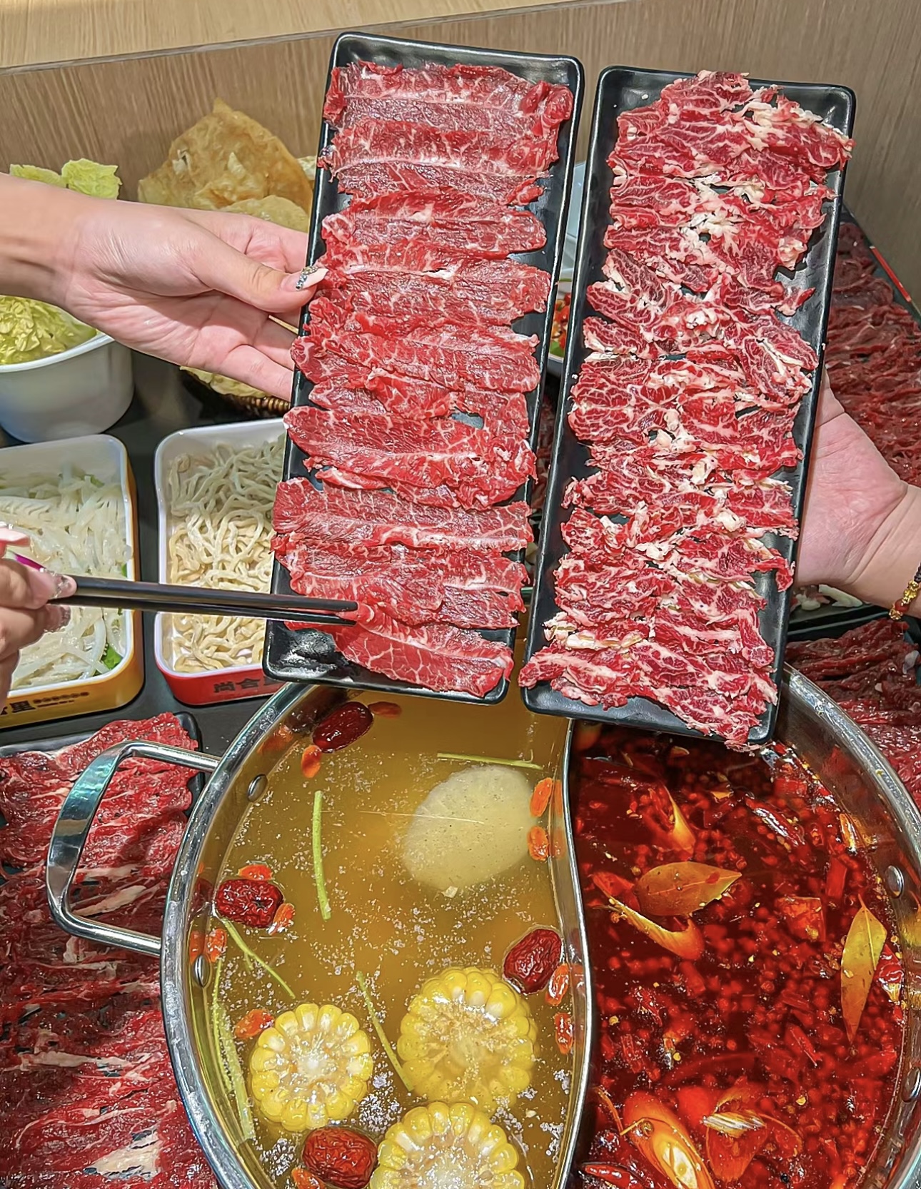 潮汕牛肉火锅，一场鲜美的味蕾盛宴！每一片 配图3