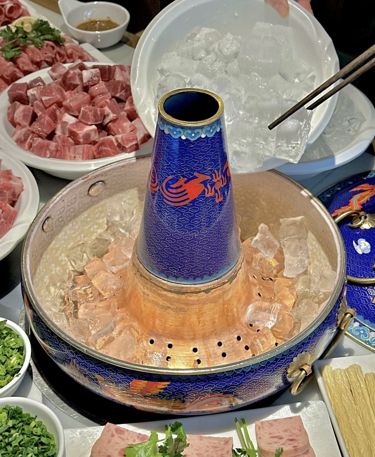 冰煮羊火锅，新奇体验！冰块锁住羊肉鲜嫩， 配图2