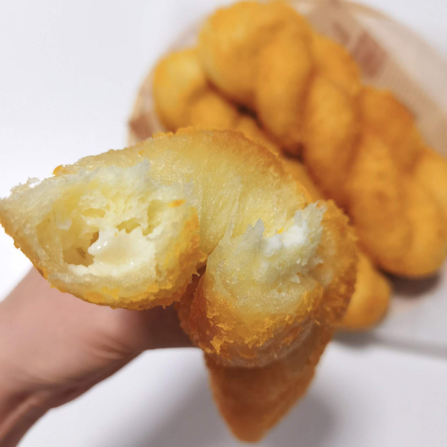 每一根都是现做现炸，外皮金黄酥脆，里面酸 配图1